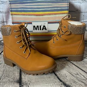 MIA Girl's Kiyanne girls boots size 4